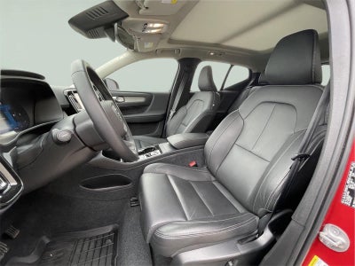 2024 Volvo XC40 Plus Dark Theme