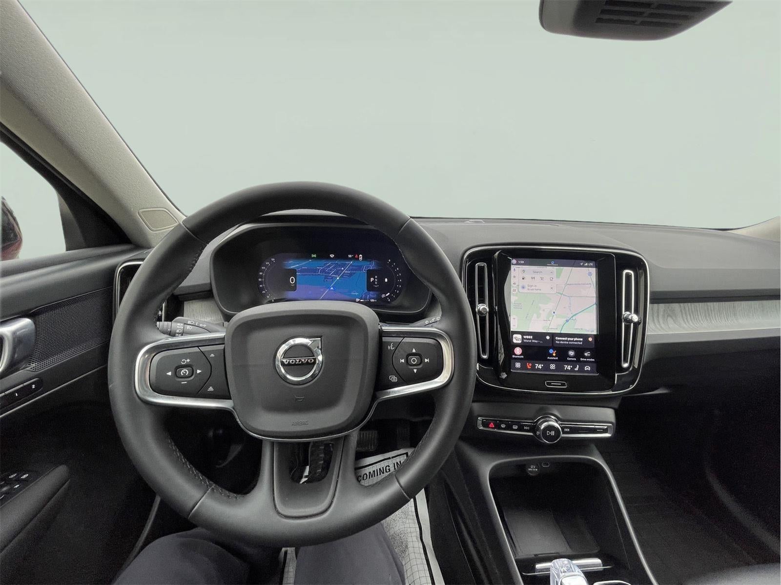 2024 Volvo XC40 Plus Dark Theme