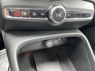 2024 Volvo XC40 Plus Dark Theme