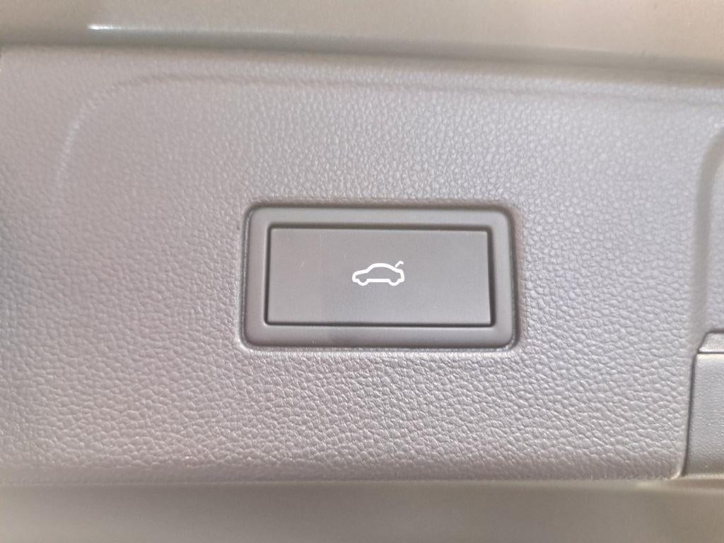 2021 Volkswagen Atlas 3.6L V6 SE w/Technology R-Line